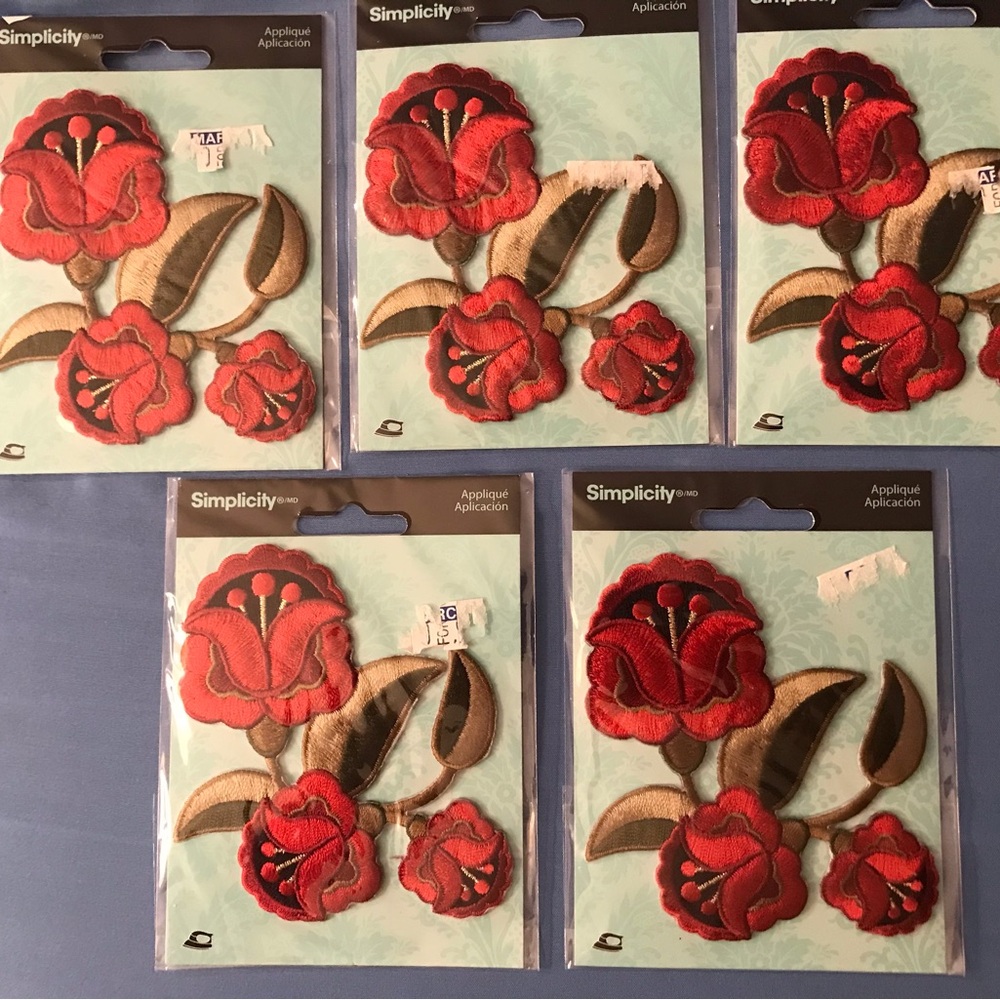 Simplicity Red Floral Iron-On Appliqués - Set of 5 apron purse hate decor